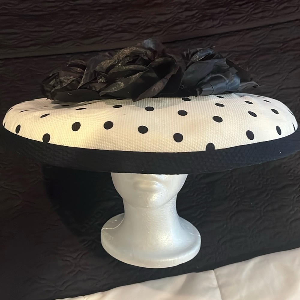 Black and white polka dot floral church/derby hat 👒